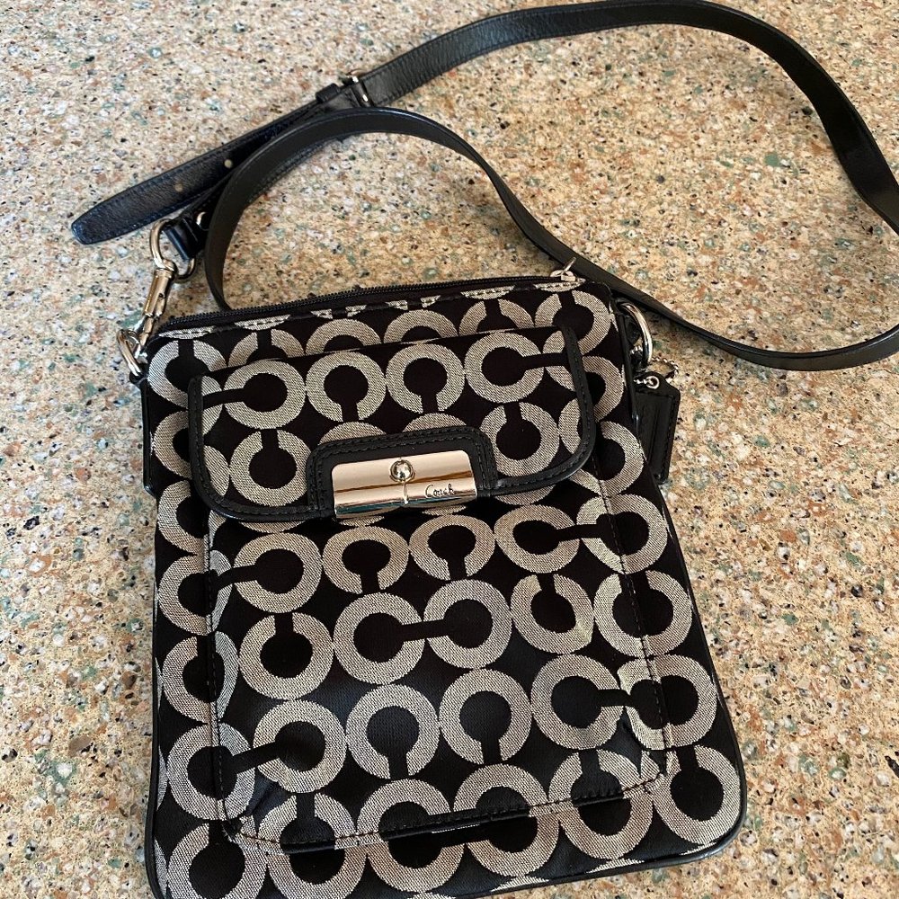 Coach Signature Canvas Crossbody